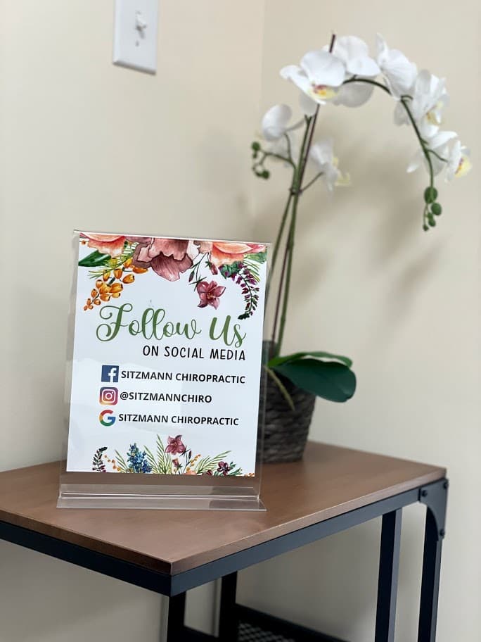 Chiropractic clinic social media card